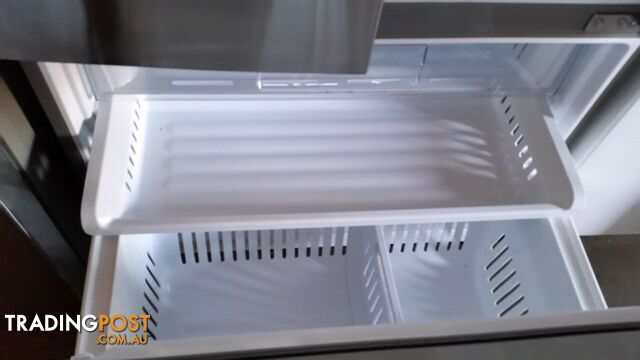 LG 730 litre - photo 4 of 4