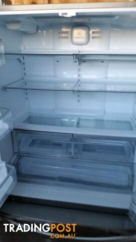 LG 730 litre - photo 2 of 4