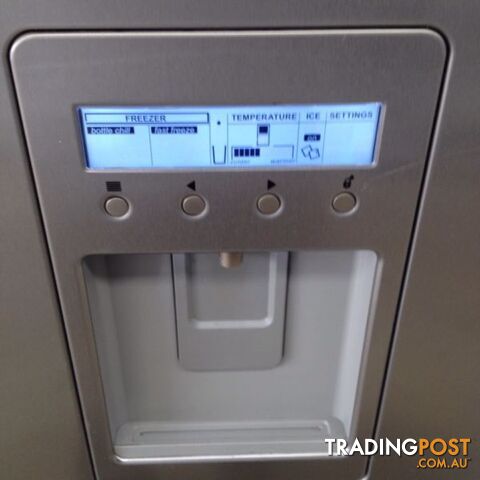 Fisher paykel 610 litre French door fridge - photo 2 of 4