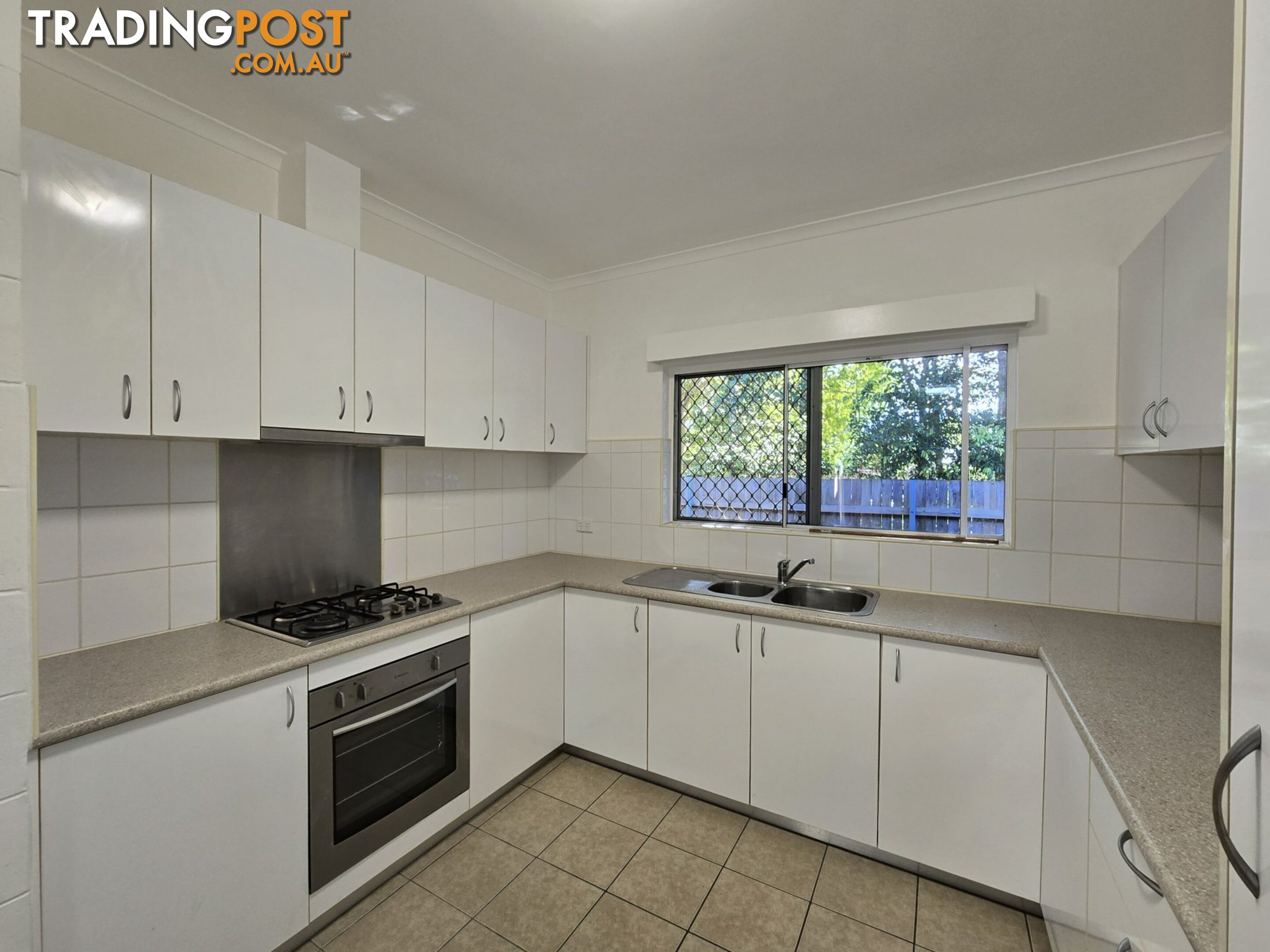 9B Torrance Avenue EDGE HILL QLD 4870