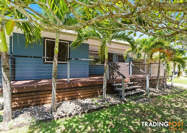 7 Cassia Street HOLLOWAYS BEACH QLD 4878
