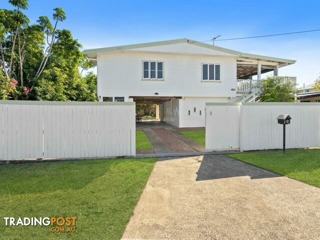 18 Guava Street HOLLOWAYS BEACH QLD 4878