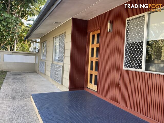 13 Bouganvillea Street HOLLOWAYS BEACH QLD 4878