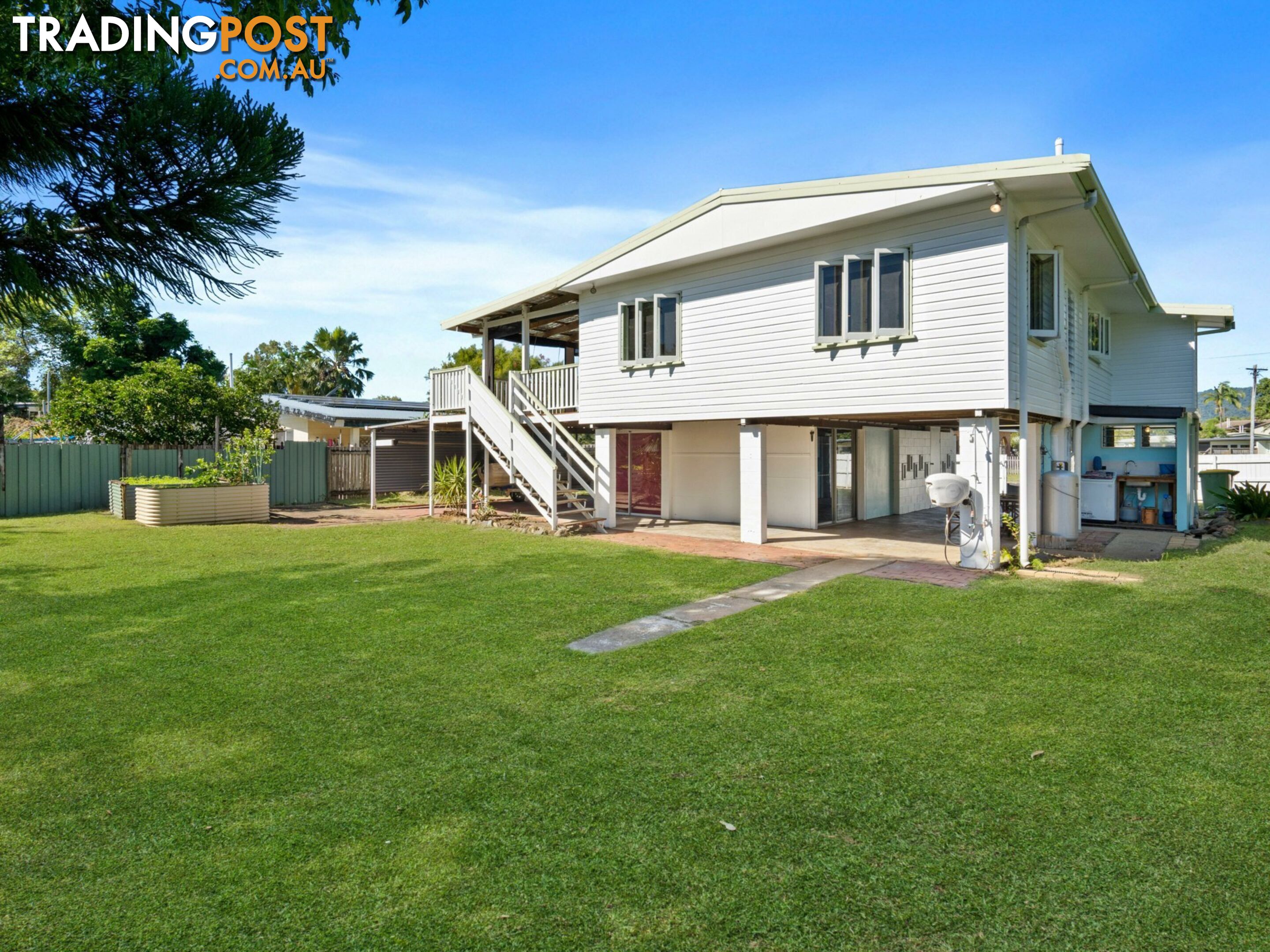 18 Guava Street HOLLOWAYS BEACH QLD 4878