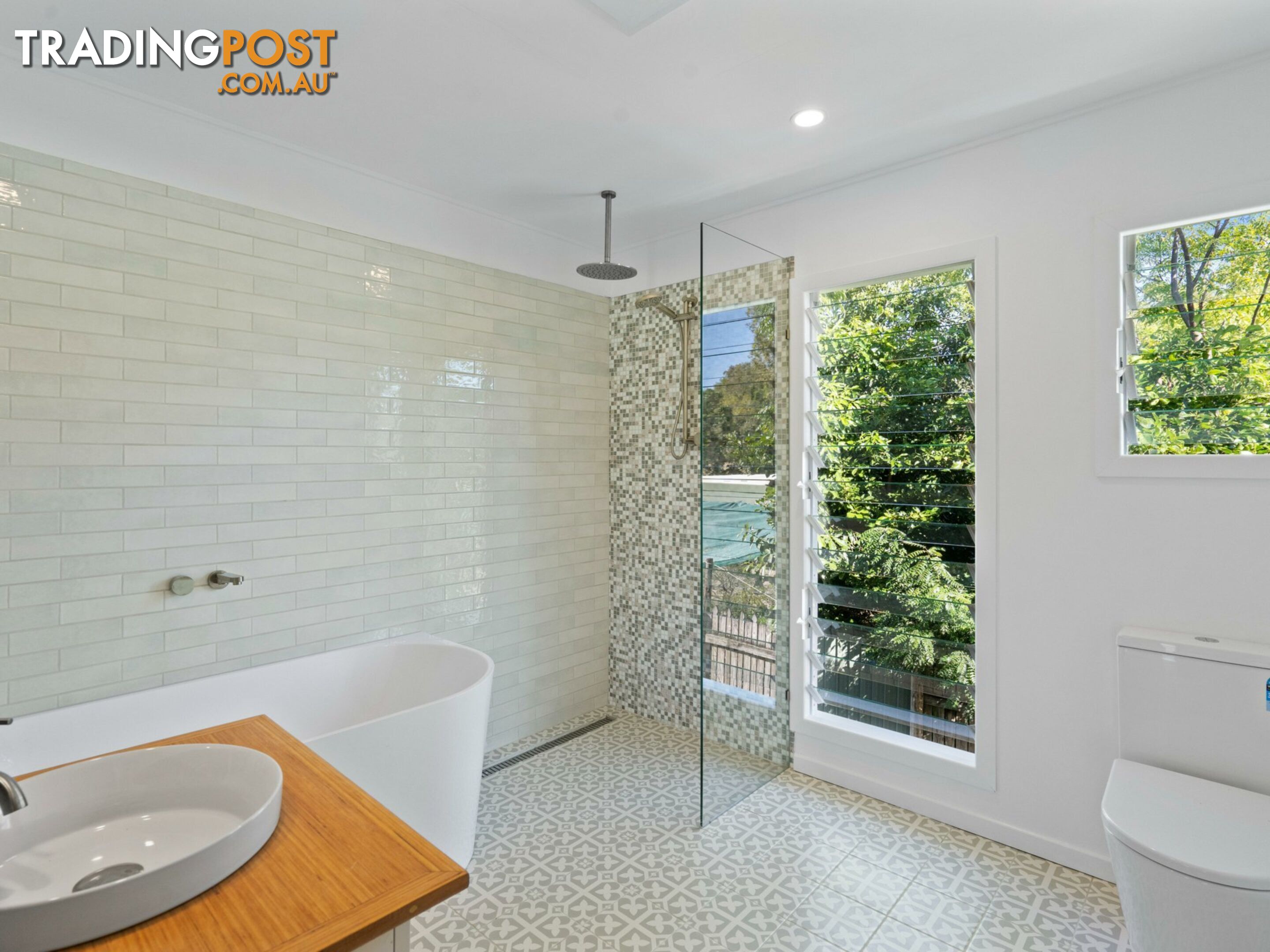 18 Guava Street HOLLOWAYS BEACH QLD 4878