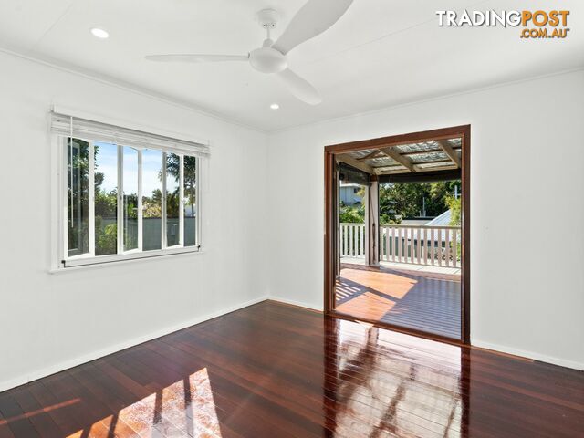 18 Guava Street HOLLOWAYS BEACH QLD 4878