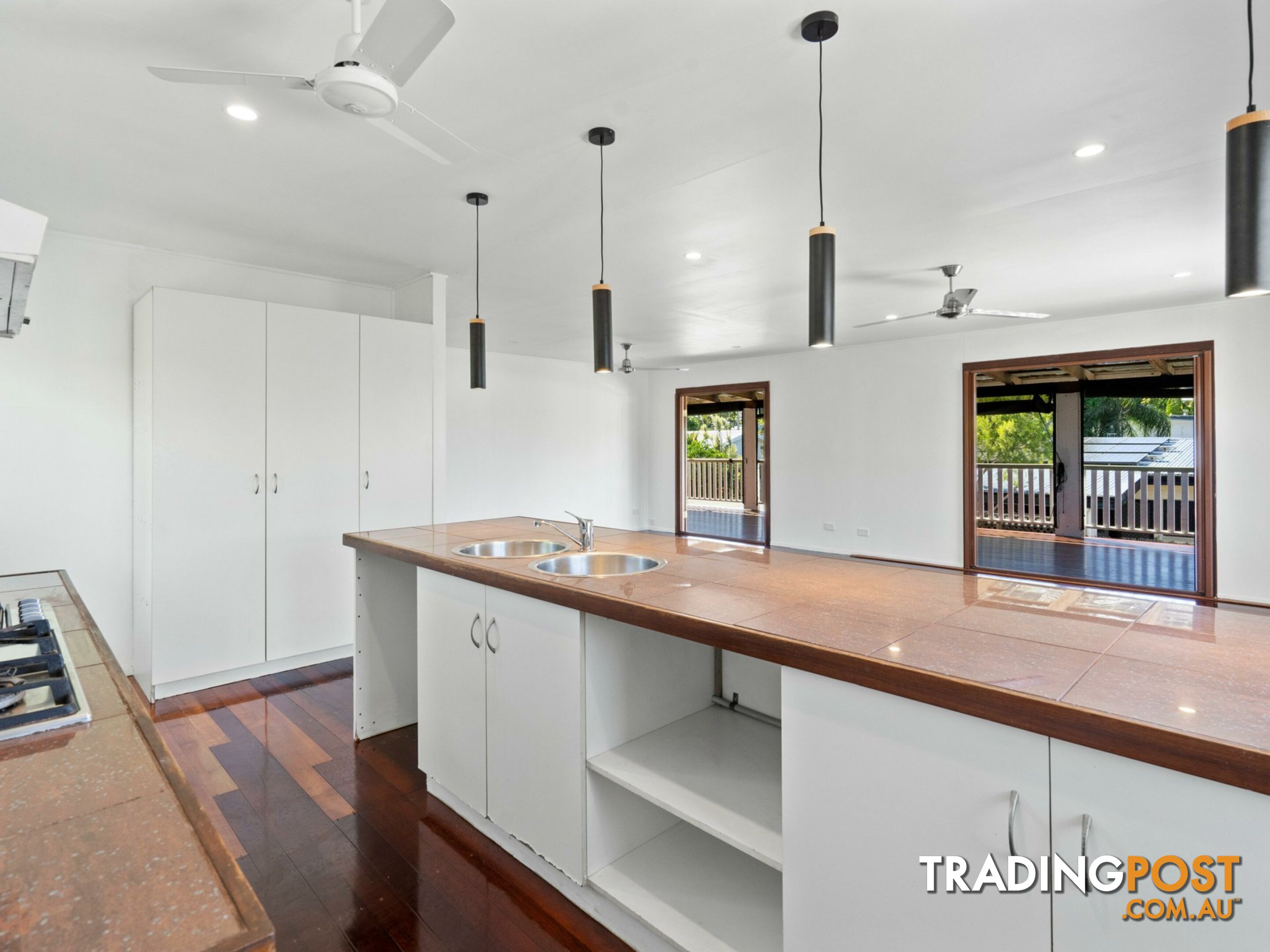 18 Guava Street HOLLOWAYS BEACH QLD 4878