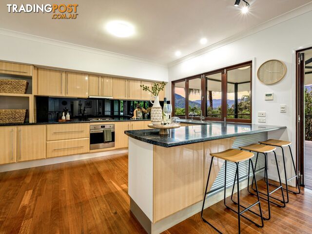 4 Fallon Close BRINSMEAD QLD 4870