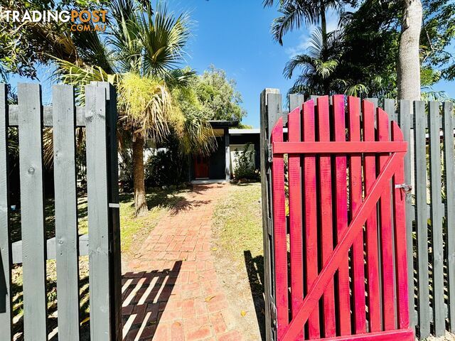 10 Coolangatta Close KEWARRA BEACH QLD 4879