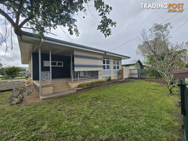 90 English Street MANUNDA QLD 4870