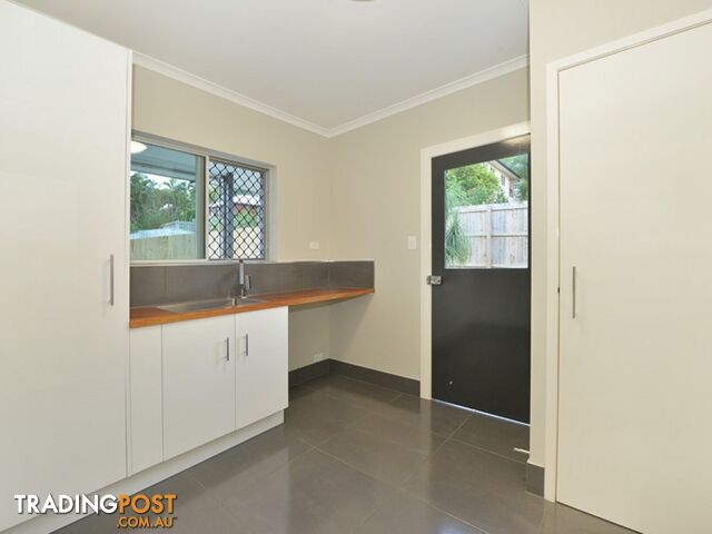 12 Sommerville Crescent WHITFIELD QLD 4870