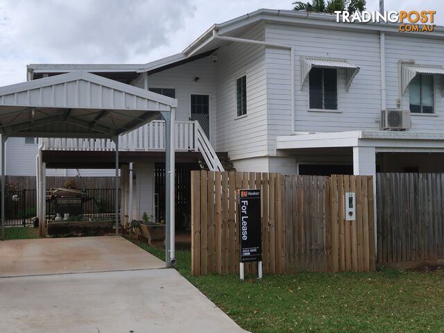 32A Hall Street EDGE HILL QLD 4870