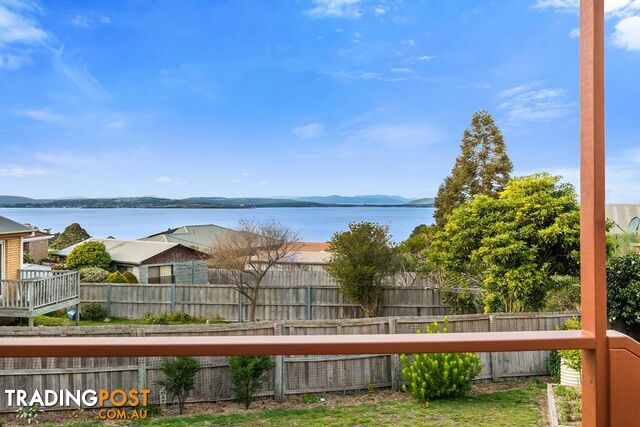 8 Ashley Court BLACKMANS BAY TAS 7052