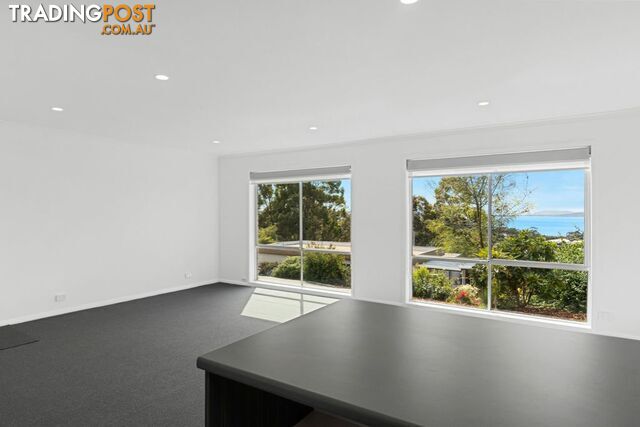 2/32 Pearl Place BLACKMANS BAY TAS 7052