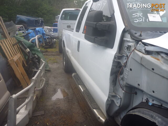 2001 Superduty F 350 Ford Truck White Wrecking,