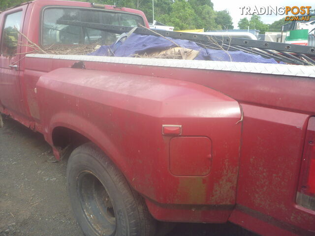 •	2004 Ford F250 Superduty XLT (10 Currently being dismantled)