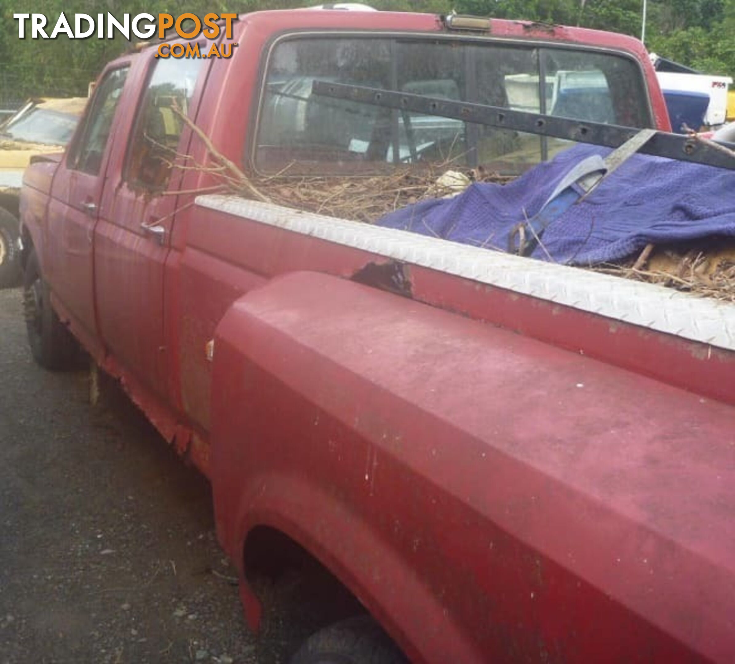 •	2004 Ford F250 Superduty XLT (10 Currently being dismantled)