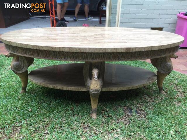 Beautiful Coffee Table in almost new condition