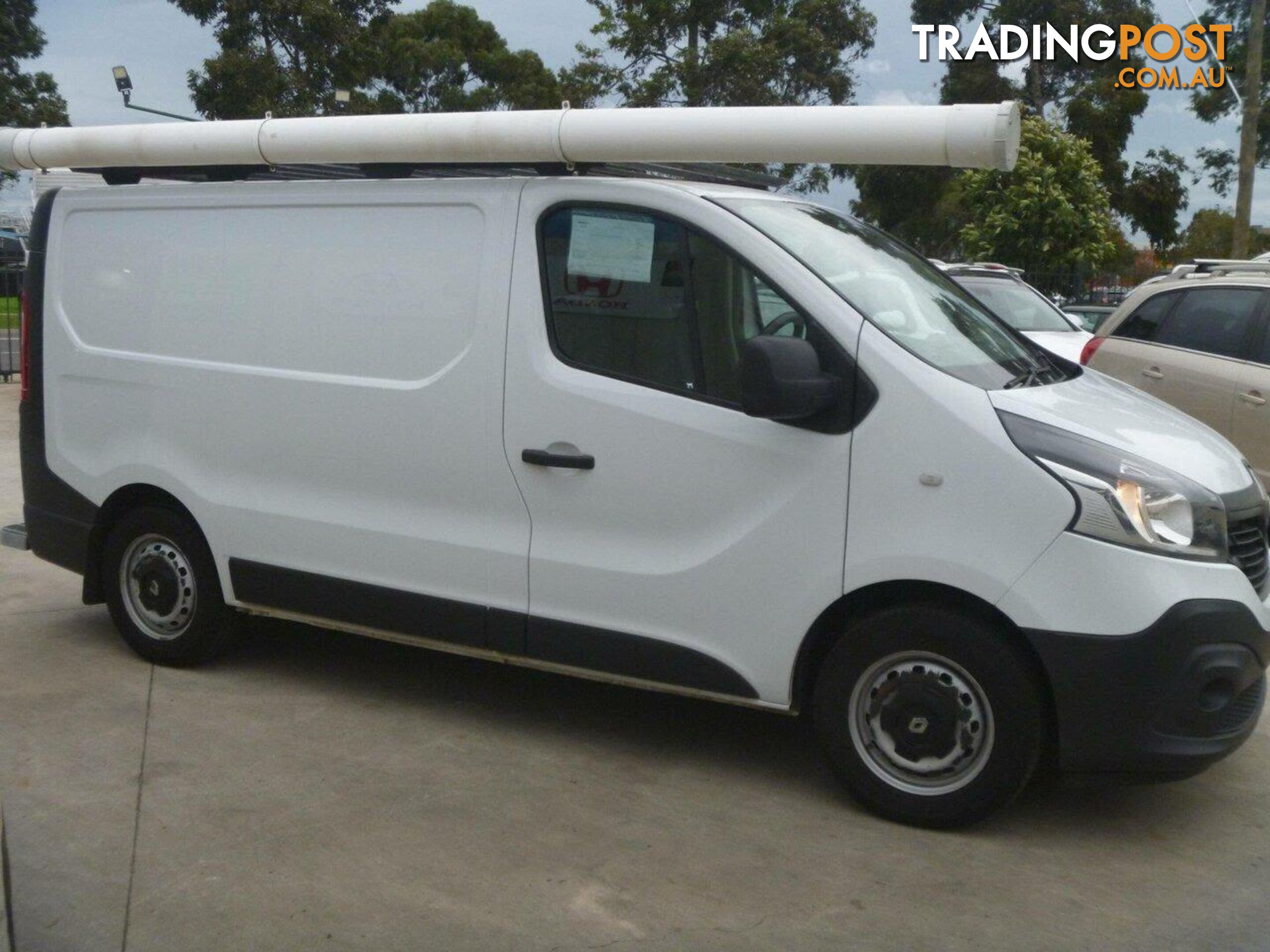 2015 RENAULT TRAFIC SWB X82 COMMERCIAL, 4 DOORS, 3 SEATS