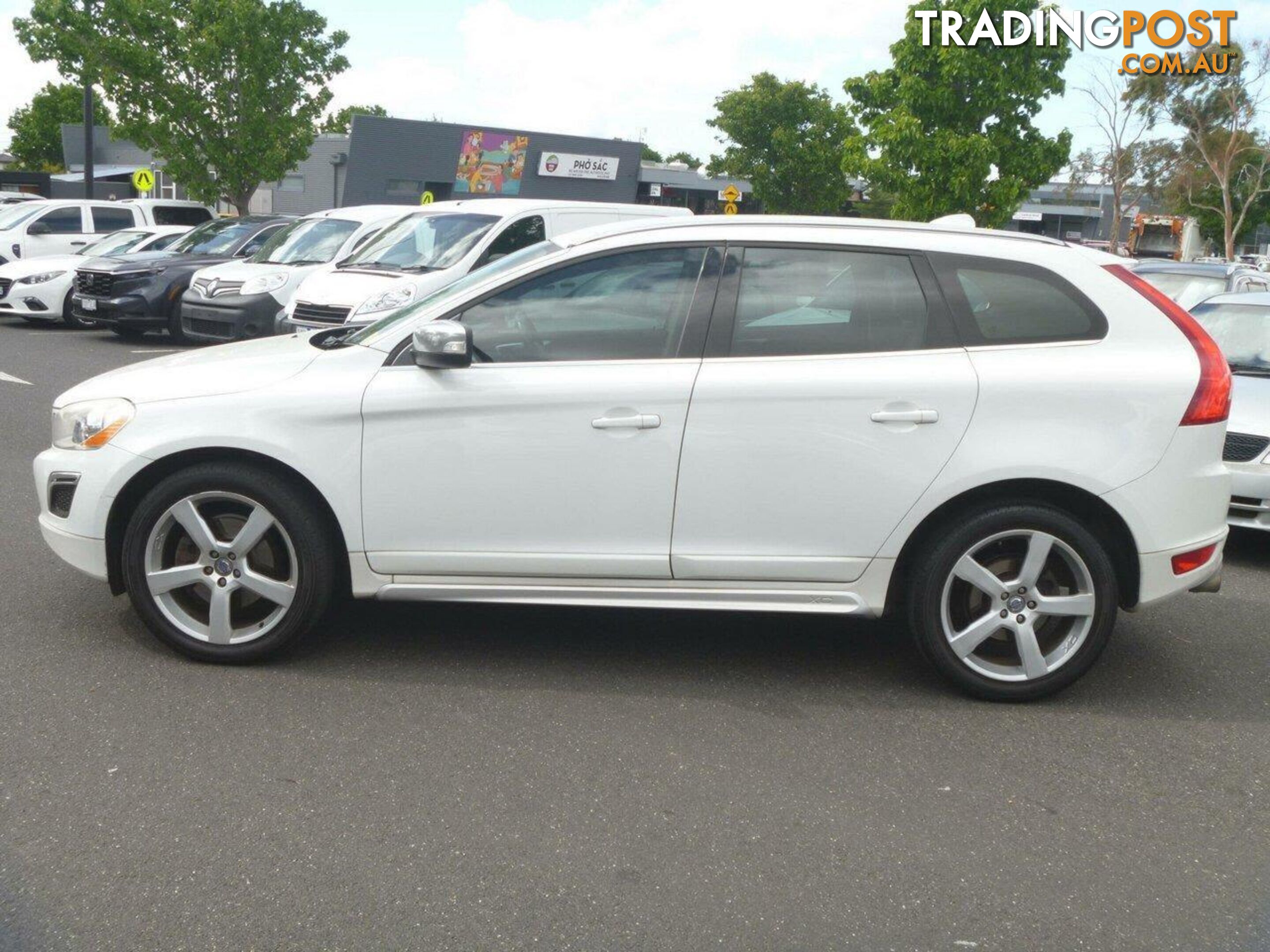 2011 VOLVO XC60 T6 R-DESIGN DZ MY12 SUV, 4 DOORS, 5 SEATS