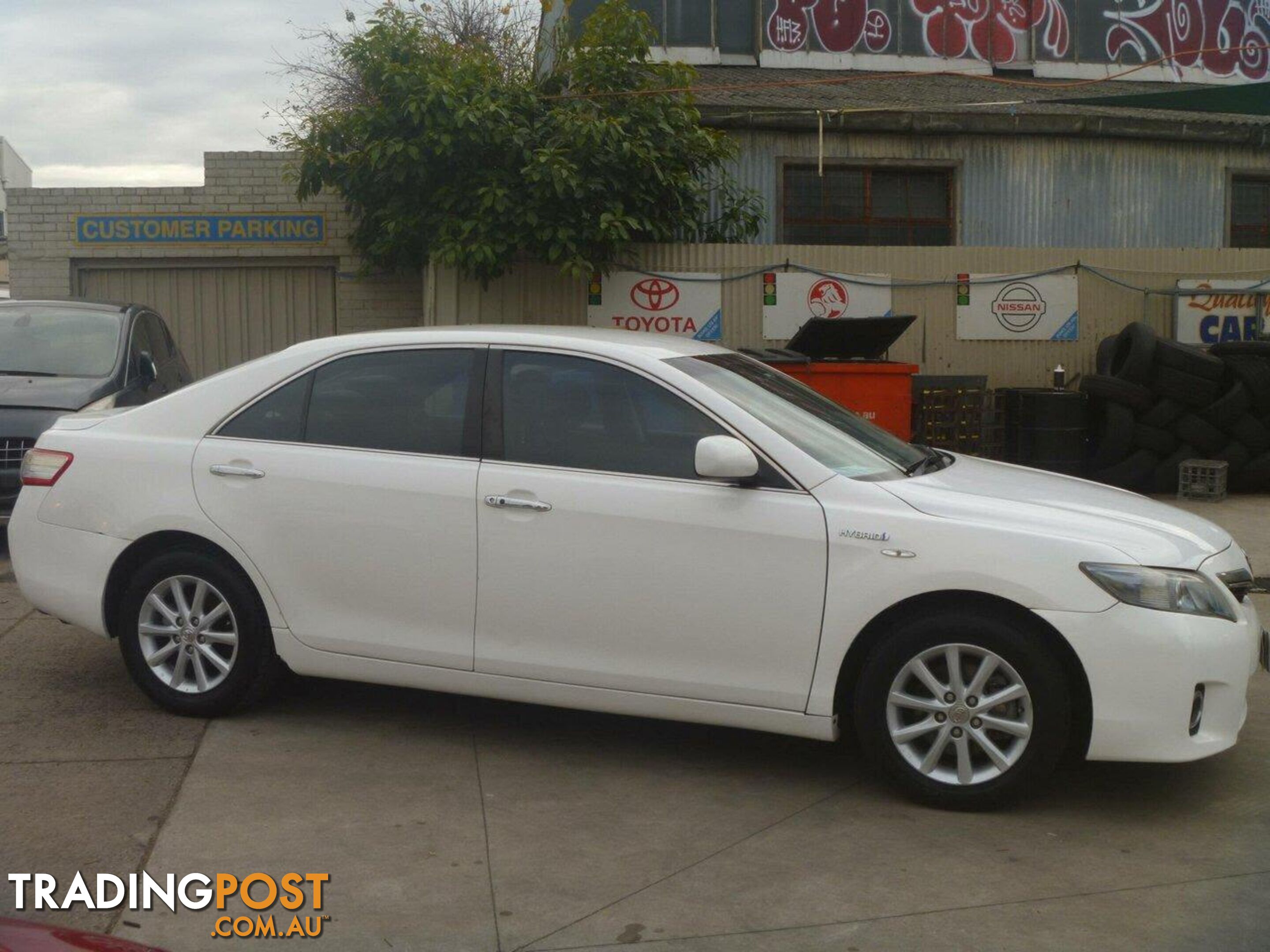 2011 TOYOTA CAMRY HYBRID AHV40R SEDAN