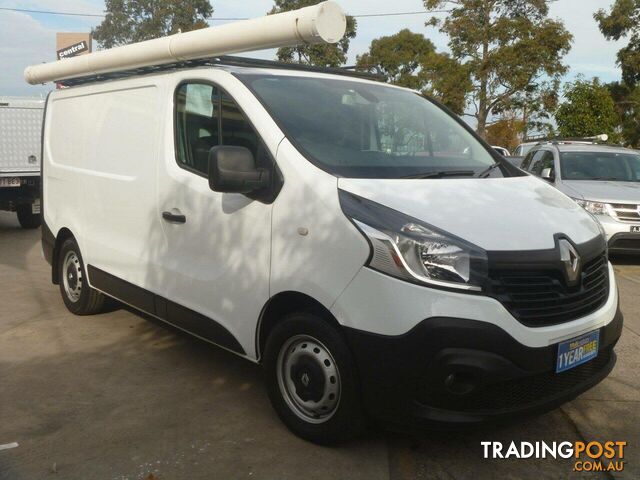 2015 RENAULT TRAFIC SWB X82 COMMERCIAL