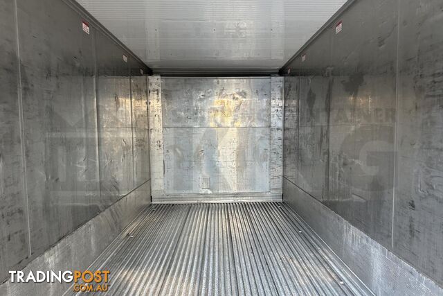 20' STANDARD HEIGHT REFRIGERATED "REEFER" SHIPPING CONTAINER (OPERATIONAL) - in Brisbane