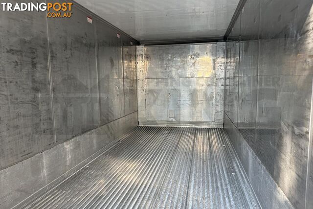 20' STANDARD HEIGHT REFRIGERATED "REEFER" SHIPPING CONTAINER (OPERATIONAL) - in Brisbane