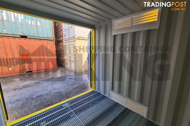 PAIR OF 10' DANGEROUS GOODS SHIPPING CONTAINERS (2 X 4 CORNER POST 10' DANGEROUS GOODS) - in Brisbane