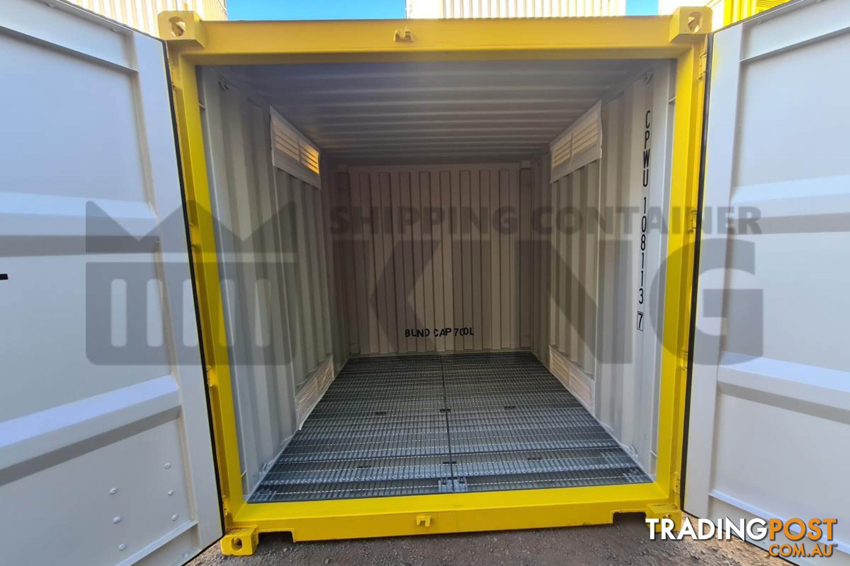 PAIR OF 10' DANGEROUS GOODS SHIPPING CONTAINERS (2 X 4 CORNER POST 10' DANGEROUS GOODS) - in Brisbane