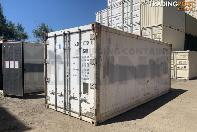 20' STANDARD HEIGHT REFRIGERATED "REEFER" SHIPPING CONTAINER (NON-OPERATIONAL, MACHINERY IN)