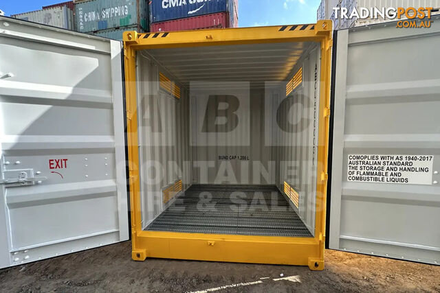 PAIR OF 10' HC DANGEROUS GOODS CONTAINERS (2 X 4 POST 10' DG'S)