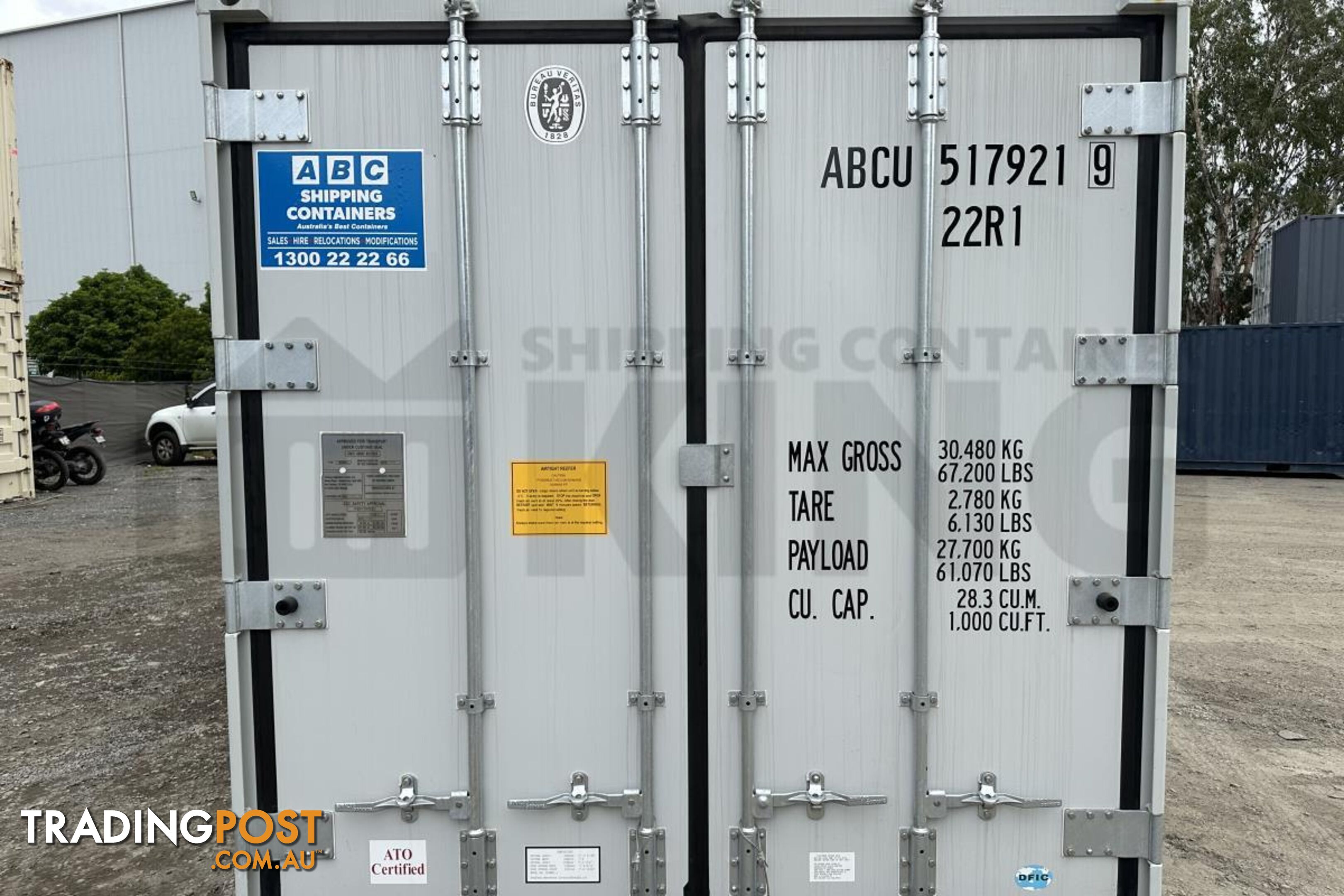 20' STANDARD HEIGHT REFRIGERATED "REEFER" SHIPPING CONTAINER (OPERATIONAL) - in Brisbane
