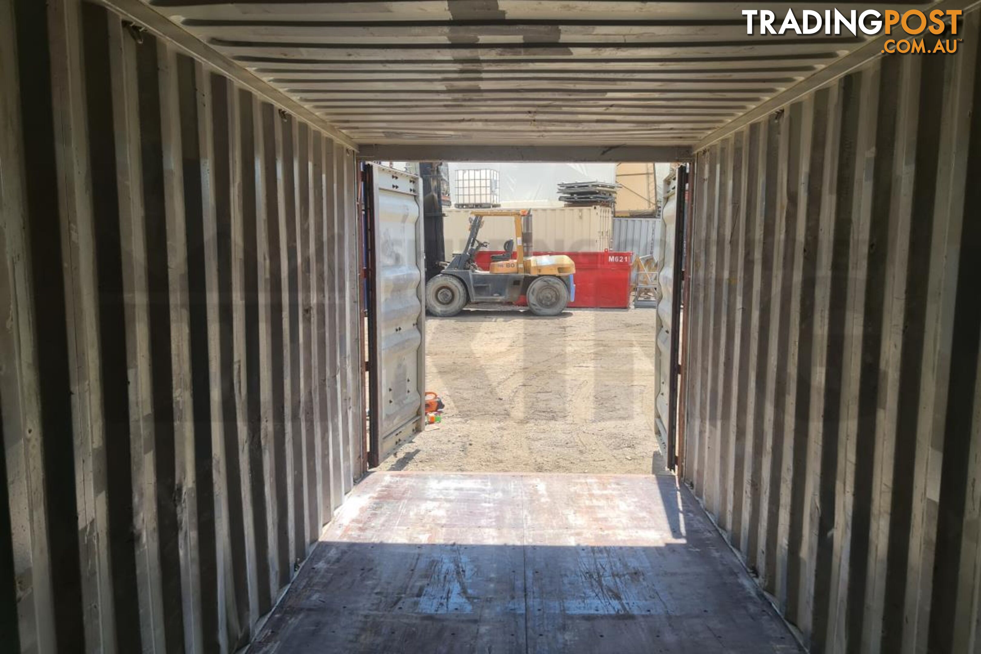 20' STANDARD HEIGHT SHIPPING CONTAINER - in Brisbane