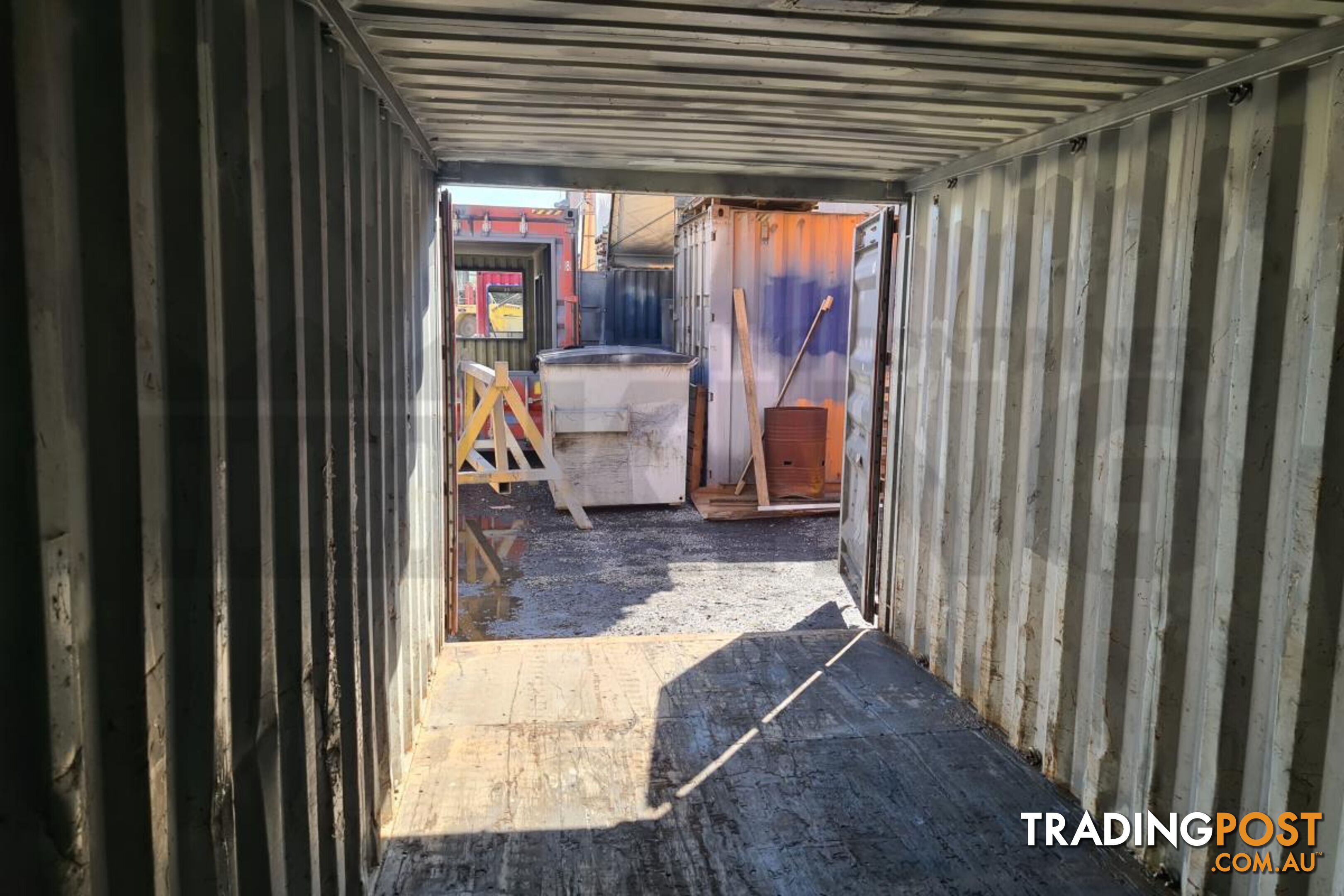 20' STANDARD HEIGHT SHIPPING CONTAINER - in Brisbane