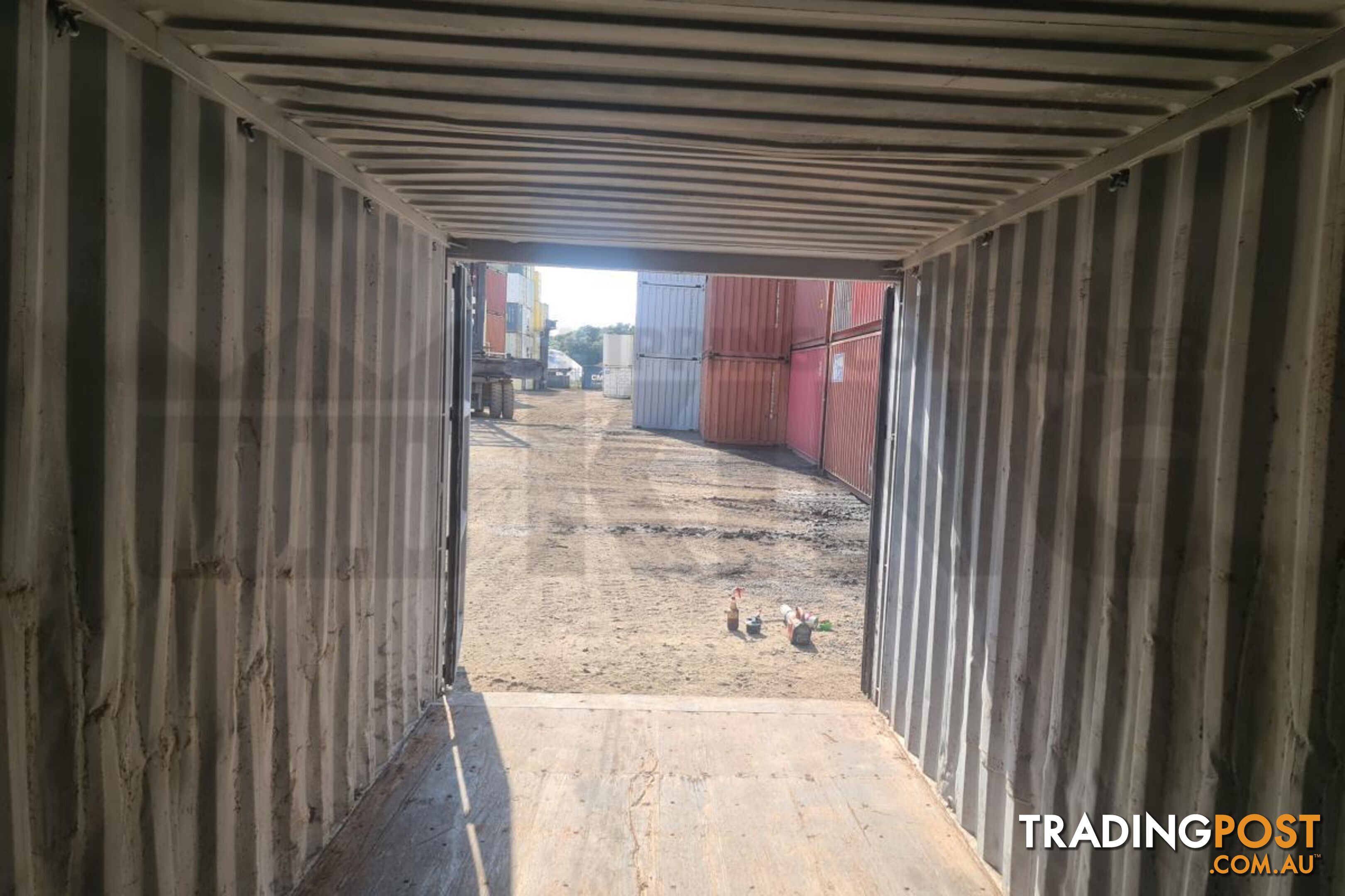 20' STANDARD HEIGHT SHIPPING CONTAINER - in Toowoomba