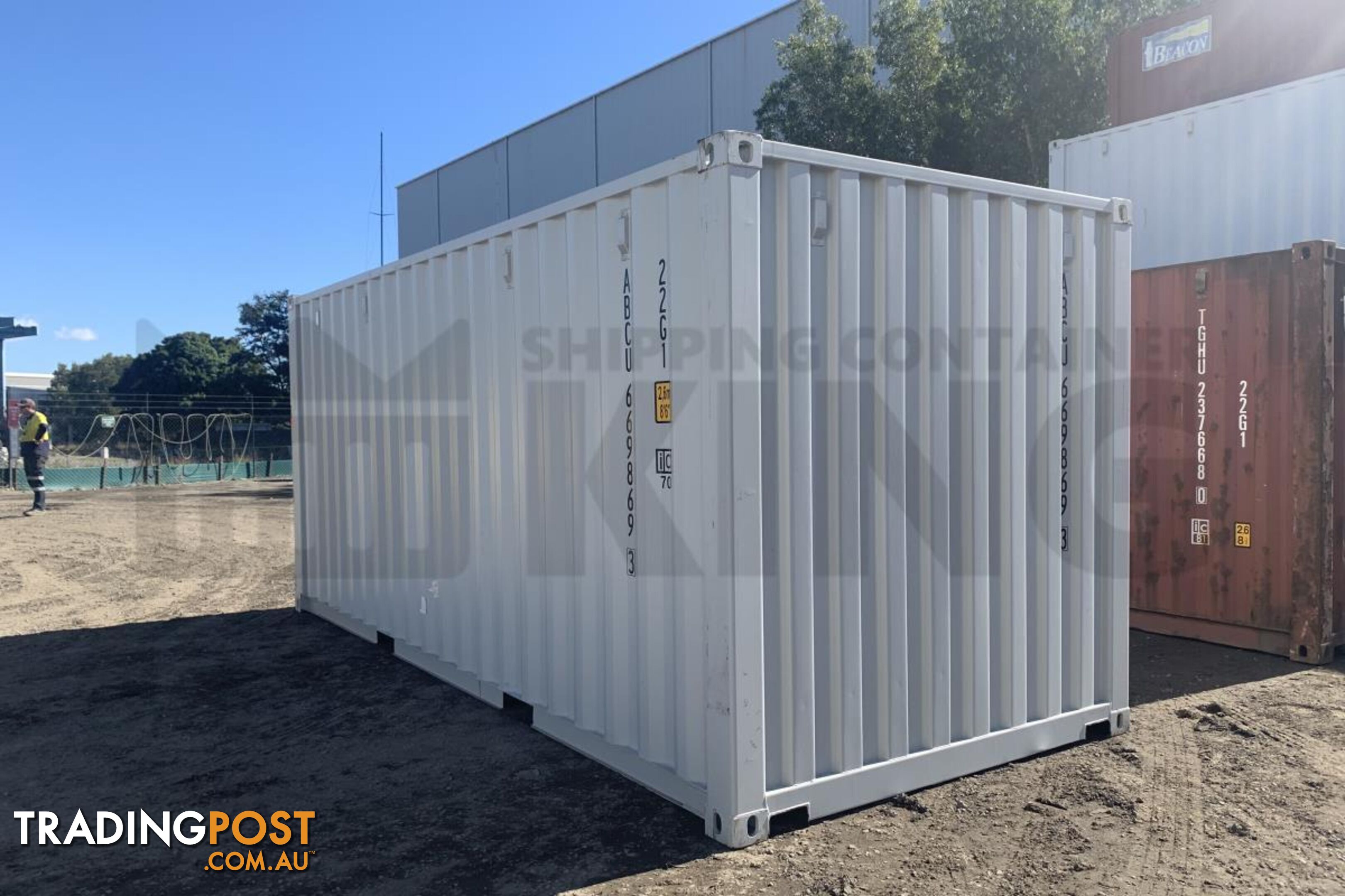 20' STANDARD HEIGHT SHIPPING CONTAINER - in Rockhampton