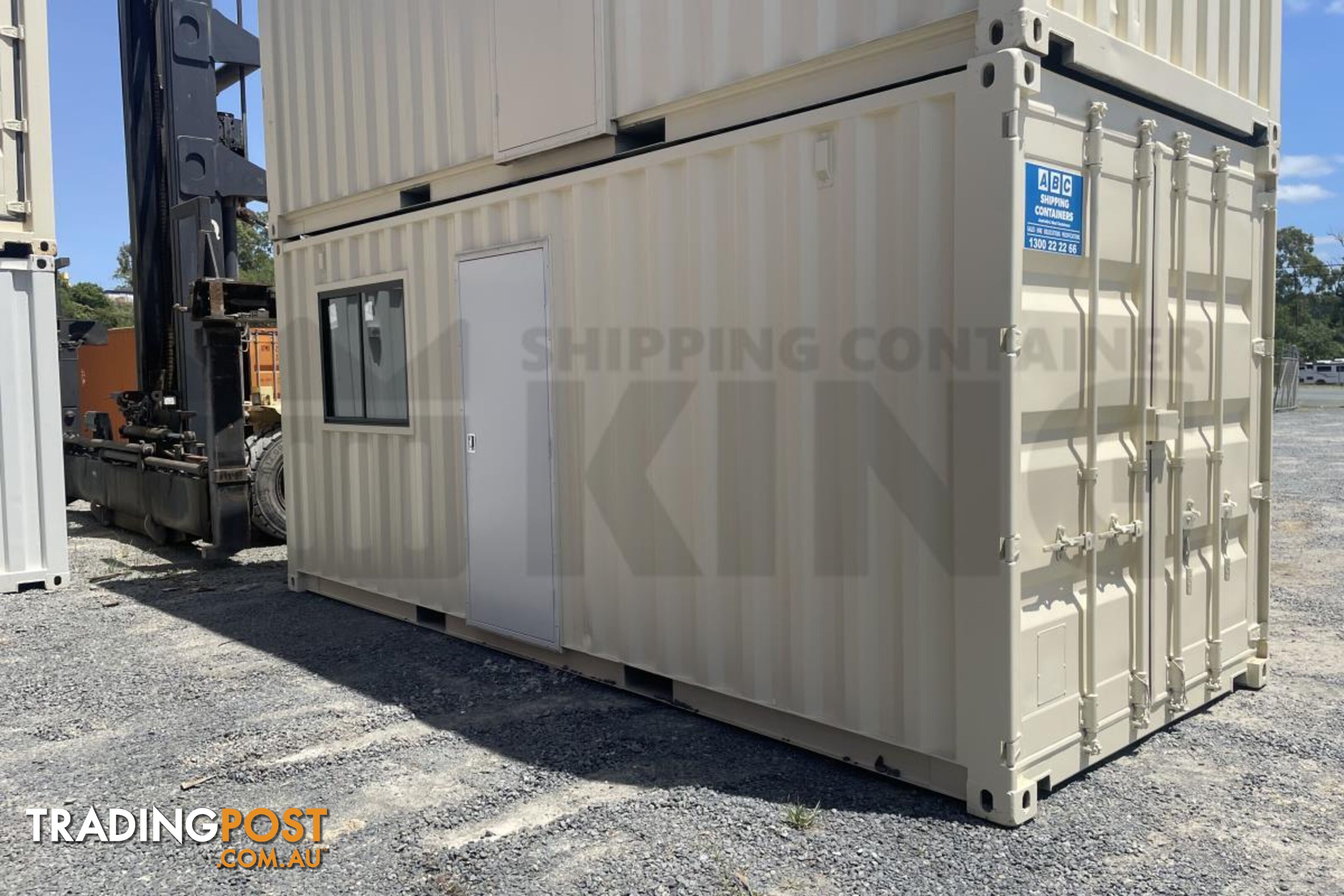 20' SHIPPING CONTAINER OFFICE "BUDGET BARRY" (BUDGET)