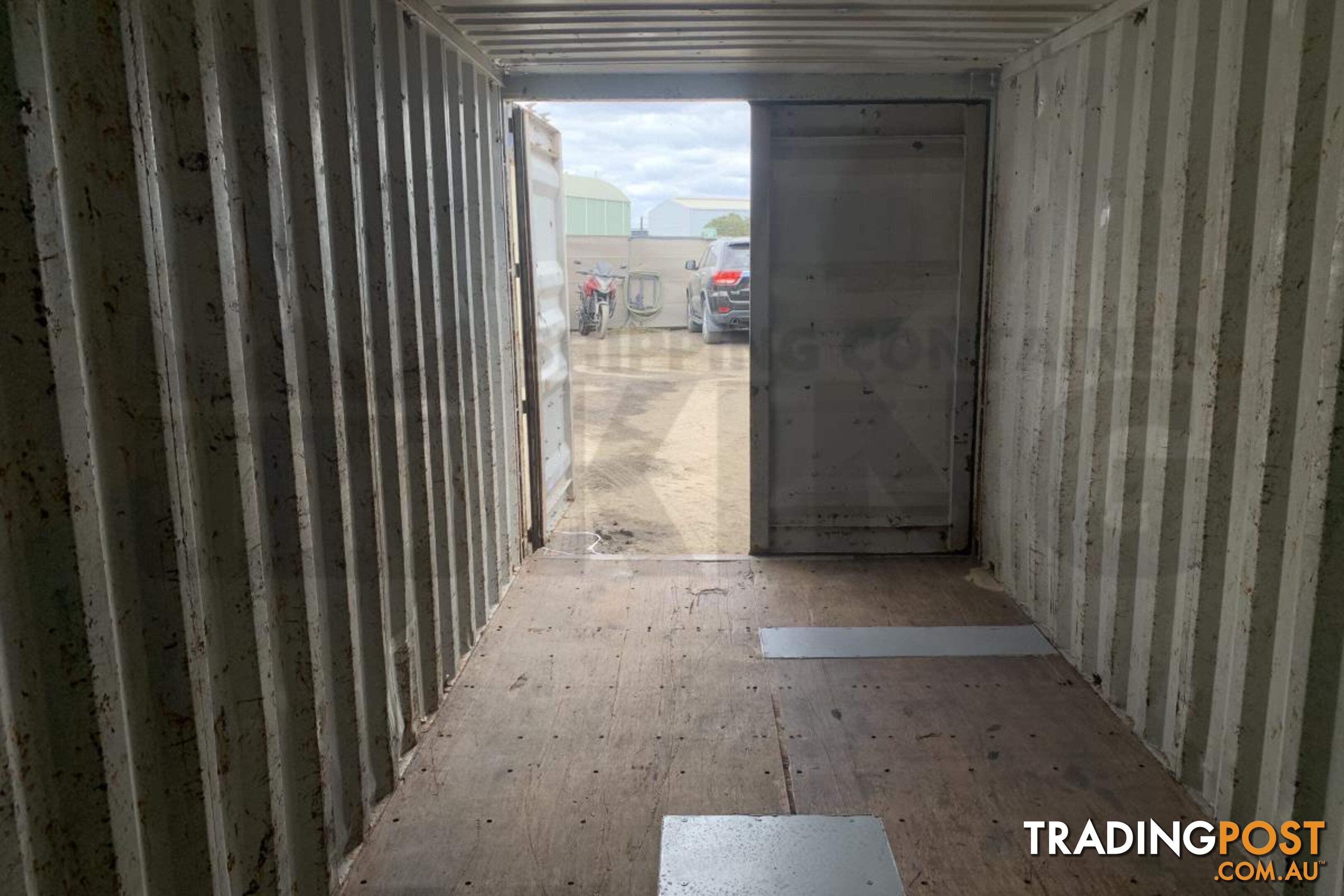 20' STANDARD HEIGHT SHIPPING CONTAINER - in Brisbane