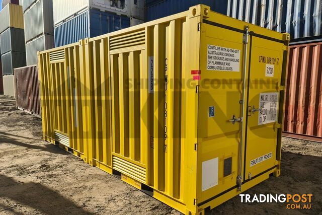 PAIR OF 10' DANGEROUS GOODS SHIPPING CONTAINERS (2 X 4 CORNER POST 10' DANGEROUS GOODS) - in Brisbane