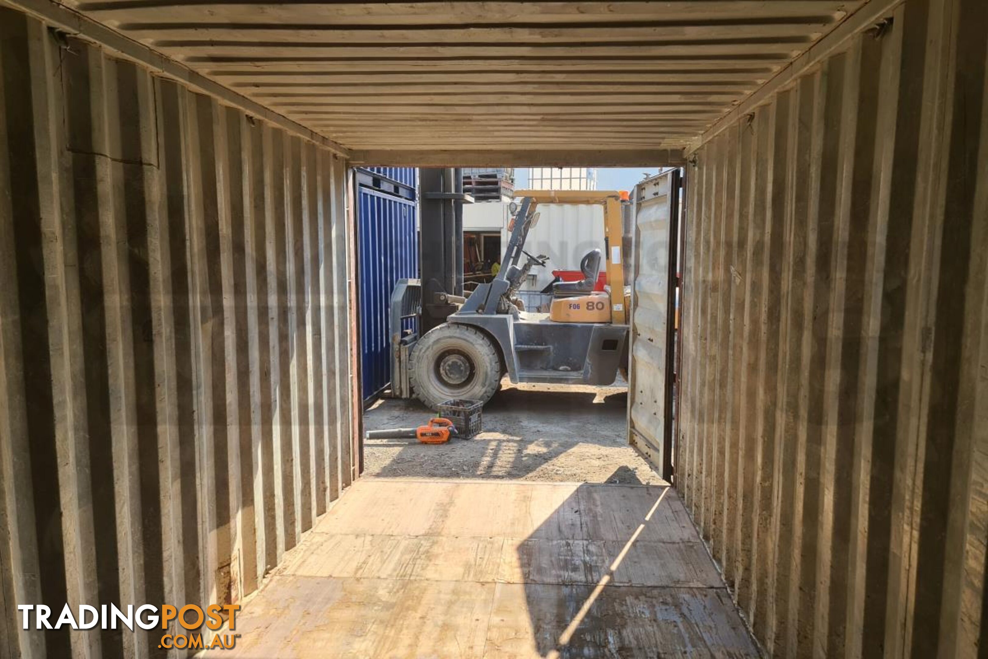 20' STANDARD HEIGHT SHIPPING CONTAINER - in Brisbane