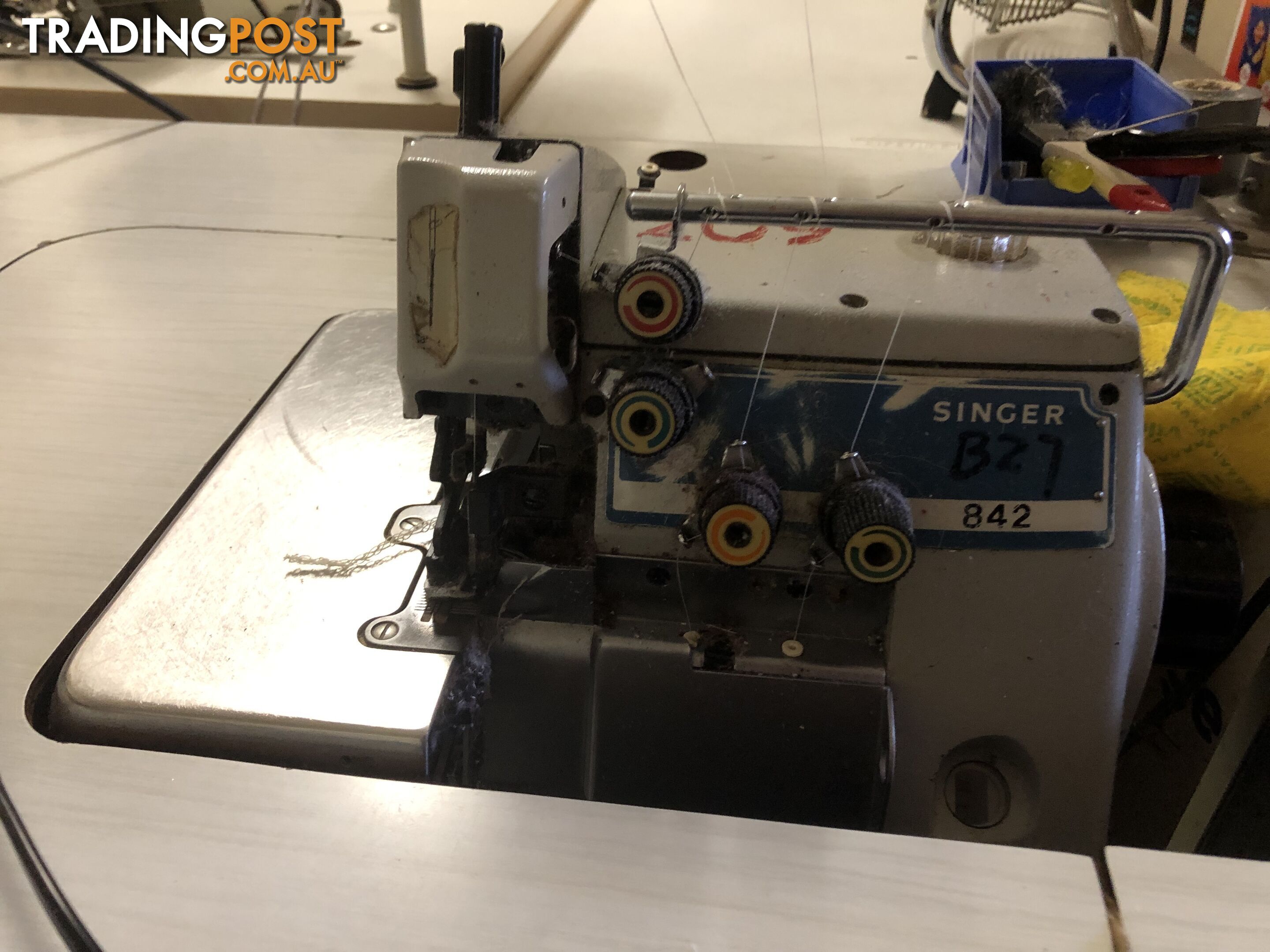 Walking foot sewing machine and overlocker