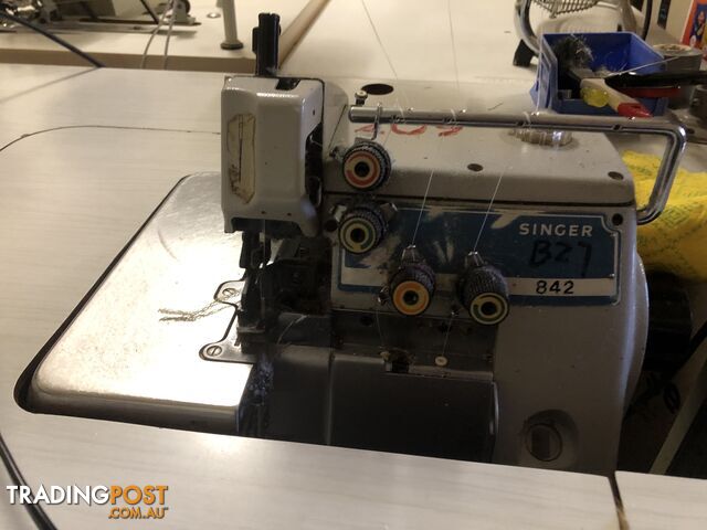 Walking foot sewing machine and overlocker