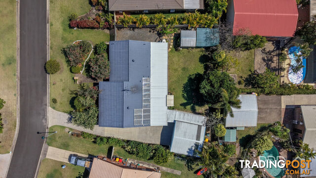 7 Lakeside Court TORQUAY QLD 4655 - photo 4 of 33