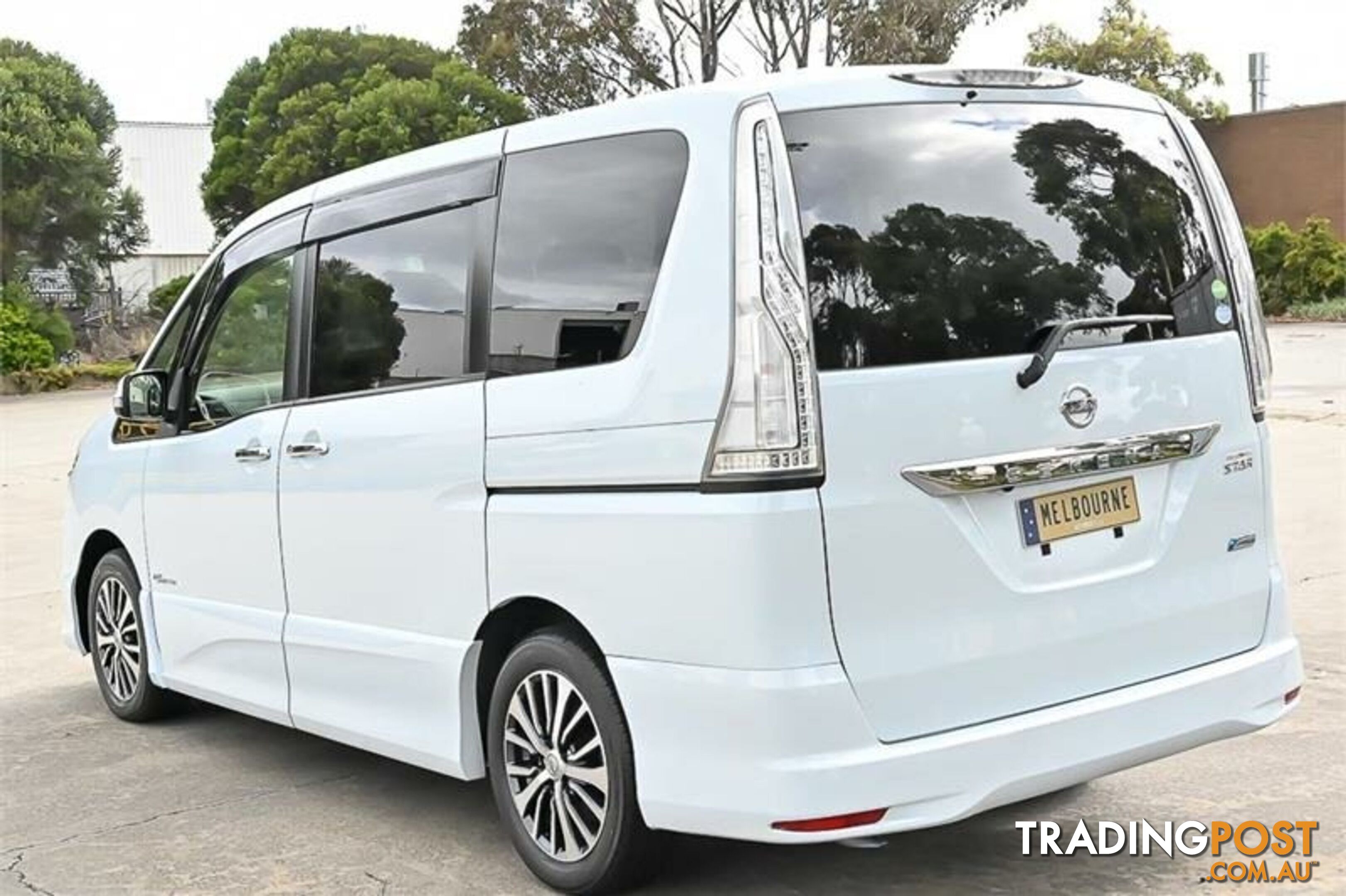 2014 NISSAN SERENA HFC20 HYBRID HIGHWAY STAR VAN