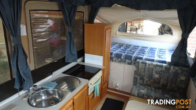 2004 Jayco EAGLE OUTBACK - photo 4 of 8