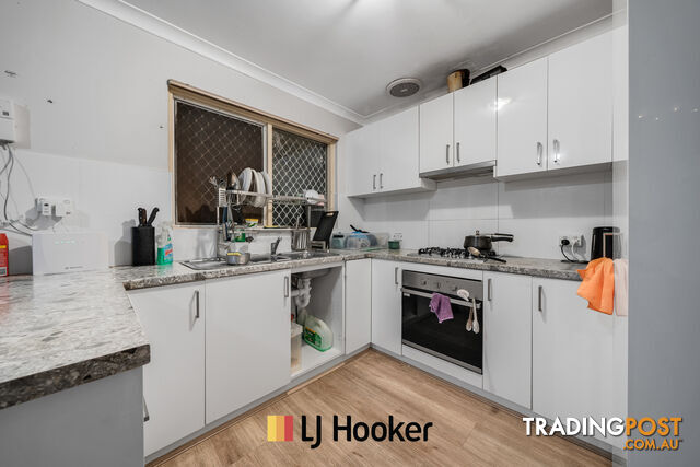 41 Balgonie Avenue GIRRAWHEEN WA 6064 - photo 2 of 25
