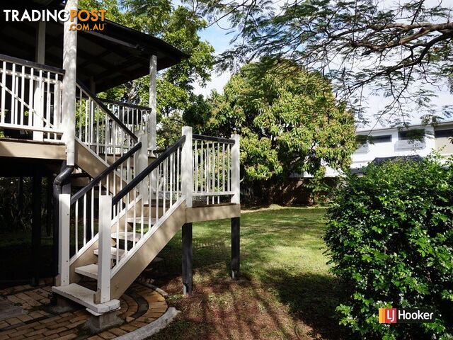 30 Nudgee Road HAMILTON QLD 4007