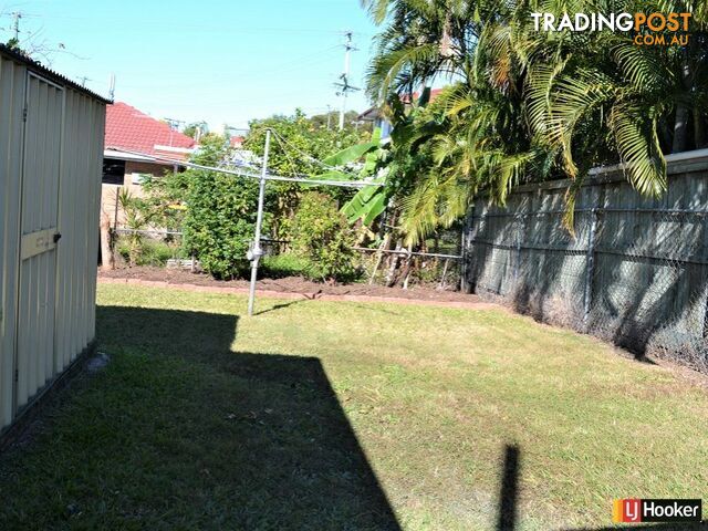 2 Eastbourne Street CHERMSIDE WEST QLD 4032