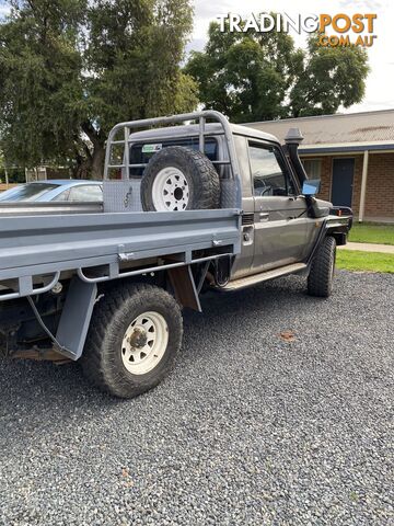 2002 Toyota Landcruiser HDZ 79 Ute Manual